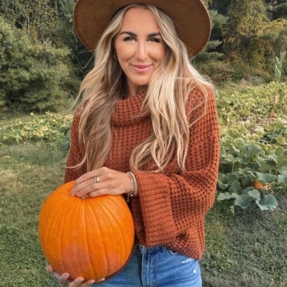 Goodnight Macaroon Retta Cognac Crop Waffle Knit Oversized Sweater OS Cabincore - Picture 3 of 14